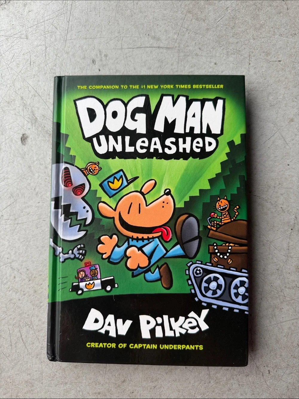 Scholastic Dog Man Unleashed by Dav Pilkey